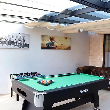 Borderless Haus Fuer 12 , Terasse Und Spiele
