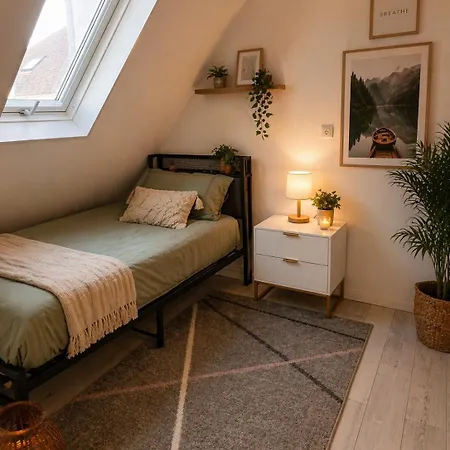 Borderless Haus Fuer 12 , Terasse Und Spiele